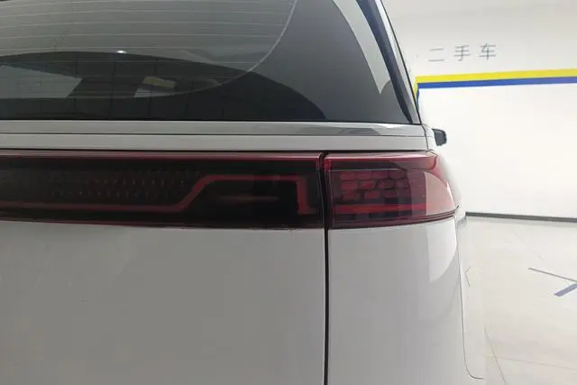 Kia Jiahua 2.0T flagship model