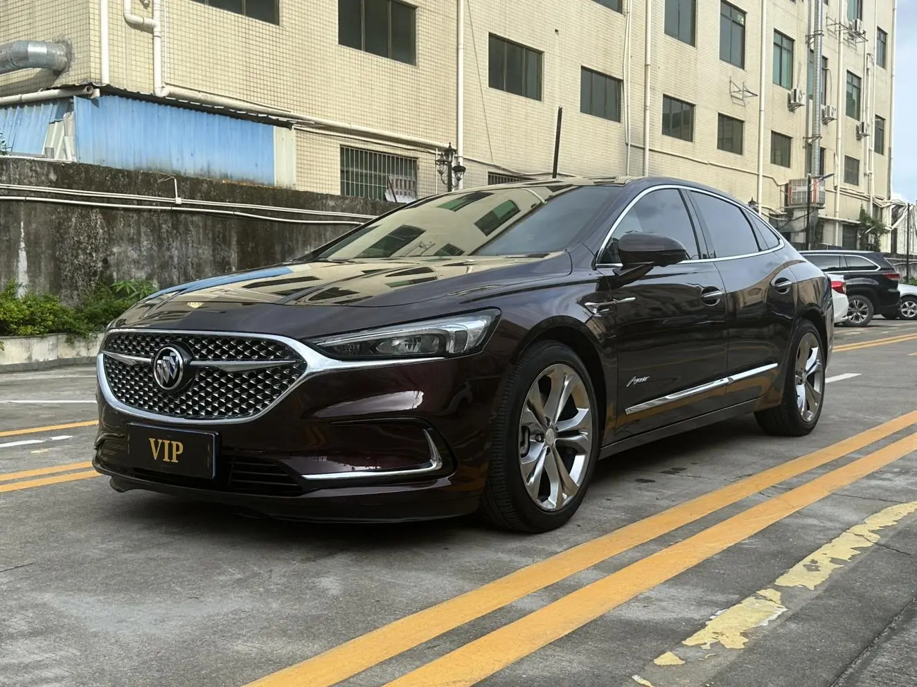 Buick Lacrosse Avenir Flagship