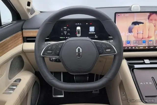 AITO Ask the world M5 Pure electric four-wheel drive performance version