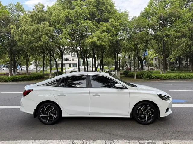 MG MG5 300TGI DCT Green Luxury Luxury Edition