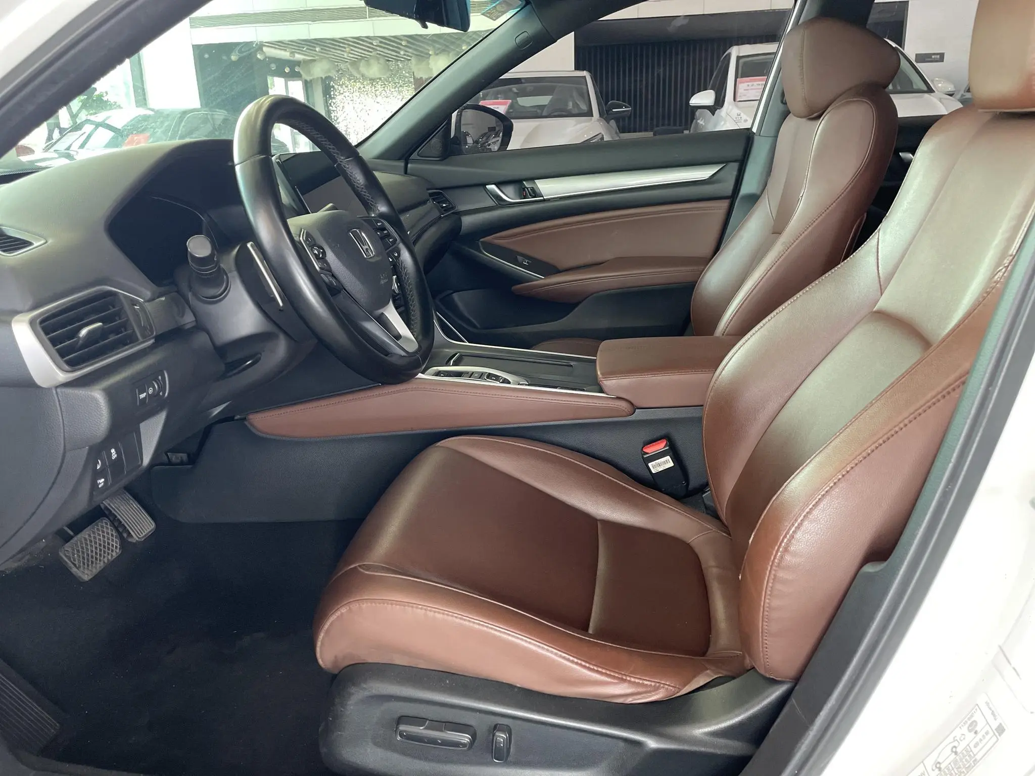 Honda Yingshipai Rui*Hybrid 2.0L Jingya Version