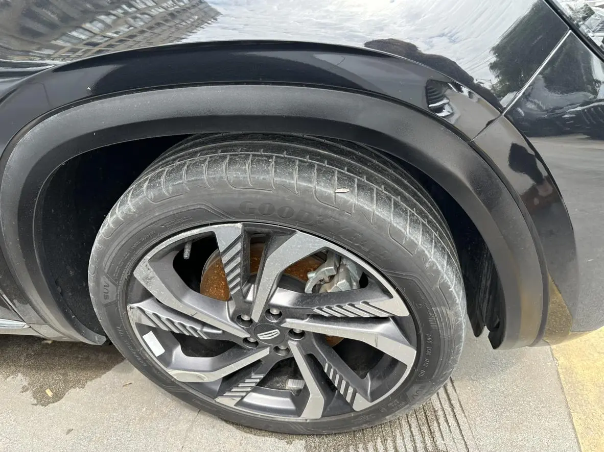 Geely Xingyue L 2.0TD high-power automatic two-wheel drive Skyrim version