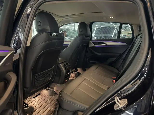 BMW BMW X4 xDrive 25i M sports suit
