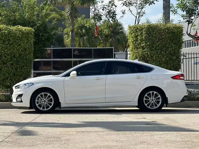 Ford Mondeo EcoBoost 180 fashion type