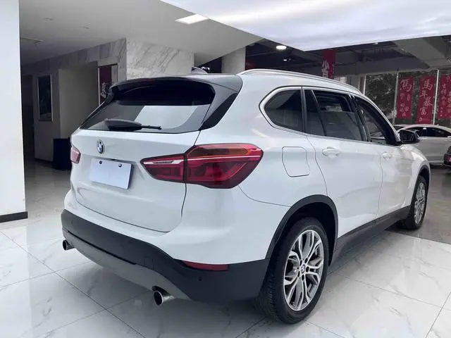BMW BMW X1 sDrive20Li leading type