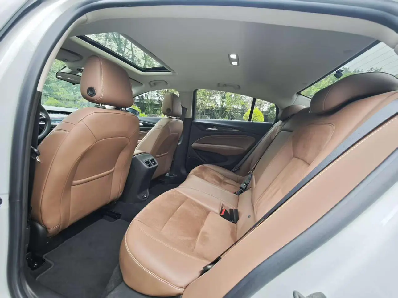 Buick Regal 20T leading type