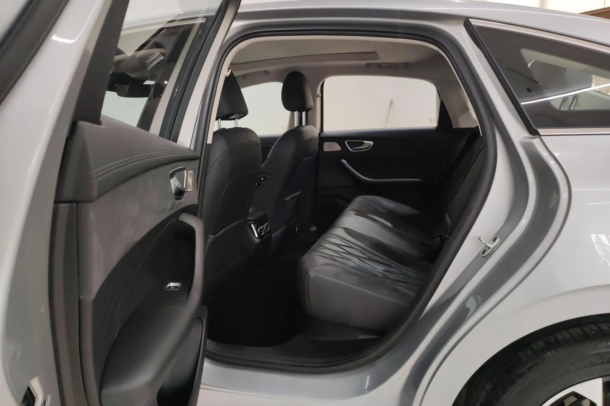 Roewe Roewe D7 DMH 125 Ultimate Edition