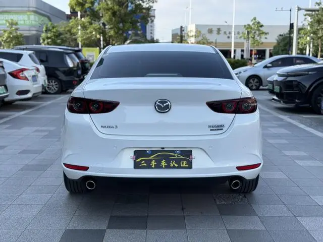 Mazda Mazda 3 Angkesaila 2.0L automatic warranty version