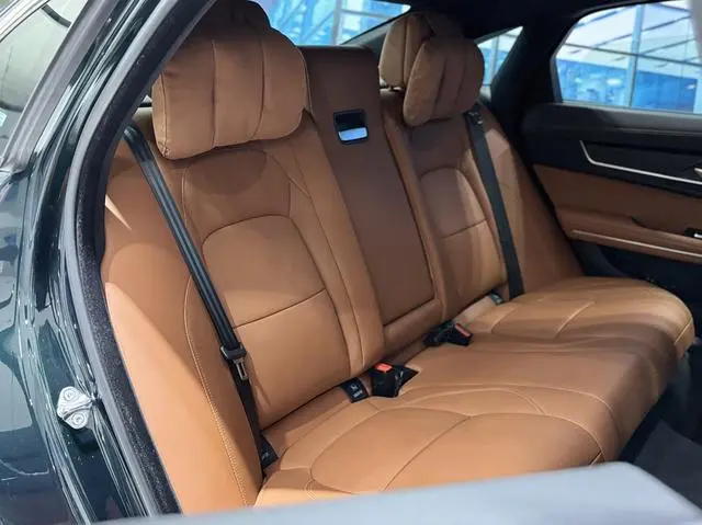 Jaguar Jaguar XFL 2.0T P300 four-wheel drive flagship sports gilt edition