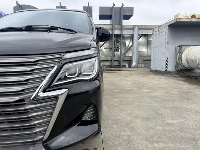 Dongfeng Fengxing Lingzhi M5L 1.6L luxury 7-seater