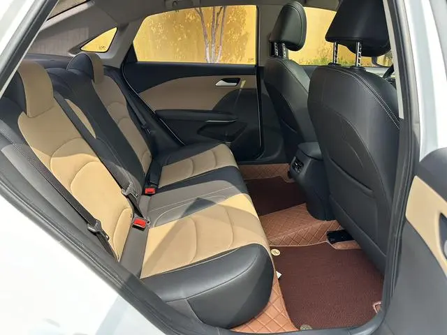 Chevrolet Cruze 320 automatic Enjoy Skylight version