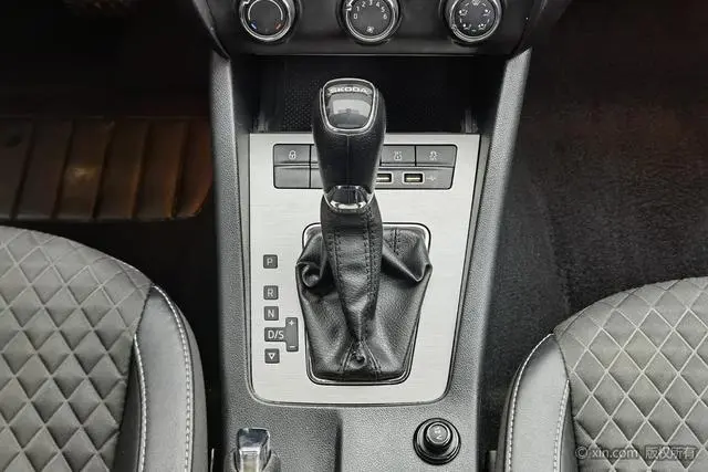 Skoda Octavia 1.5L Automatic Smart Travel Deluxe Edition Country VI