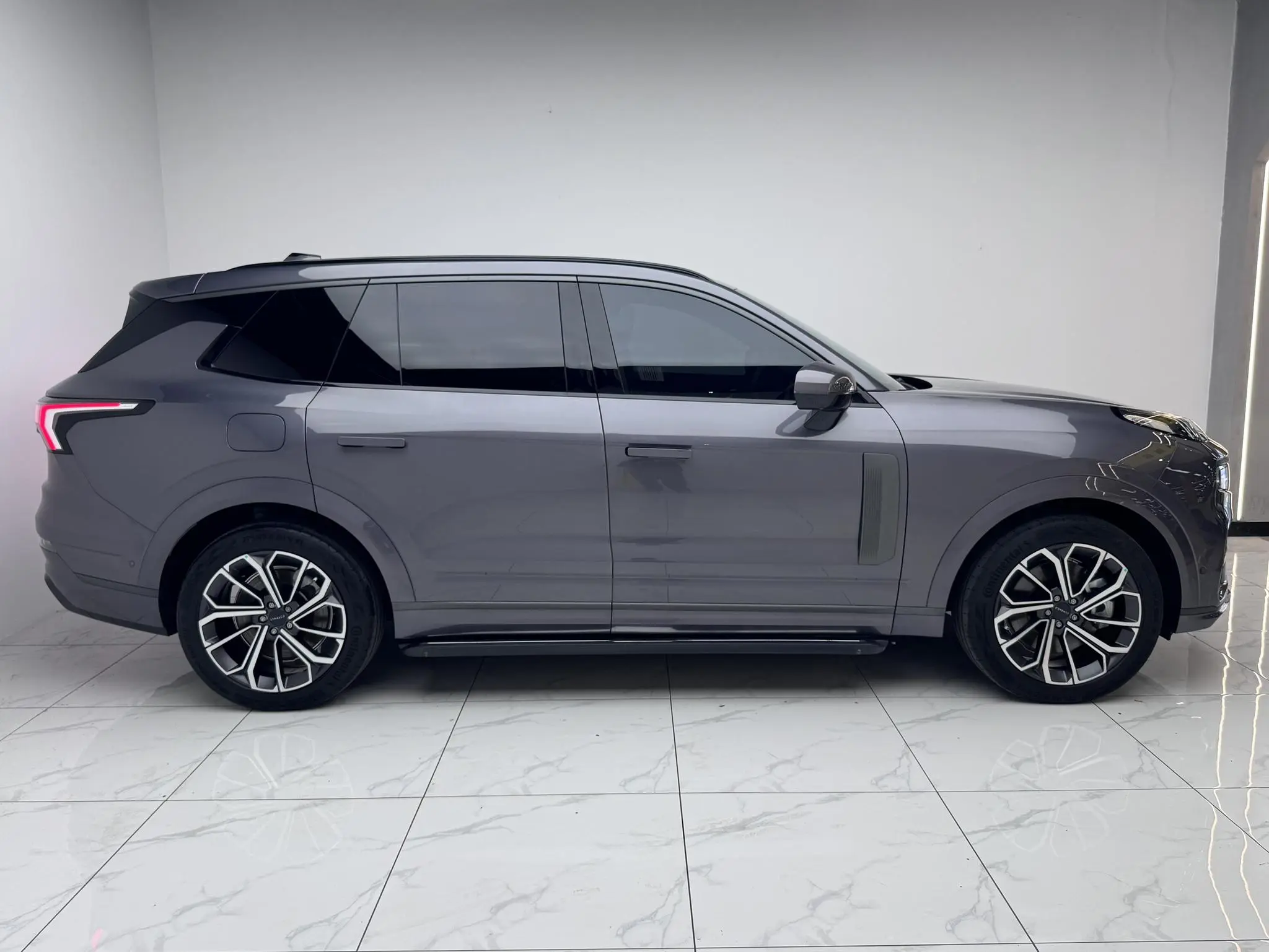 LYNK & CO Lynk &Co. 09 EM-P EM-P 2.0 TD Voyage Edition Six-seater PM