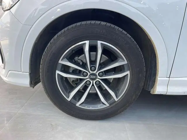 Audi Audi Q3 35 TFSI fashion and elegant