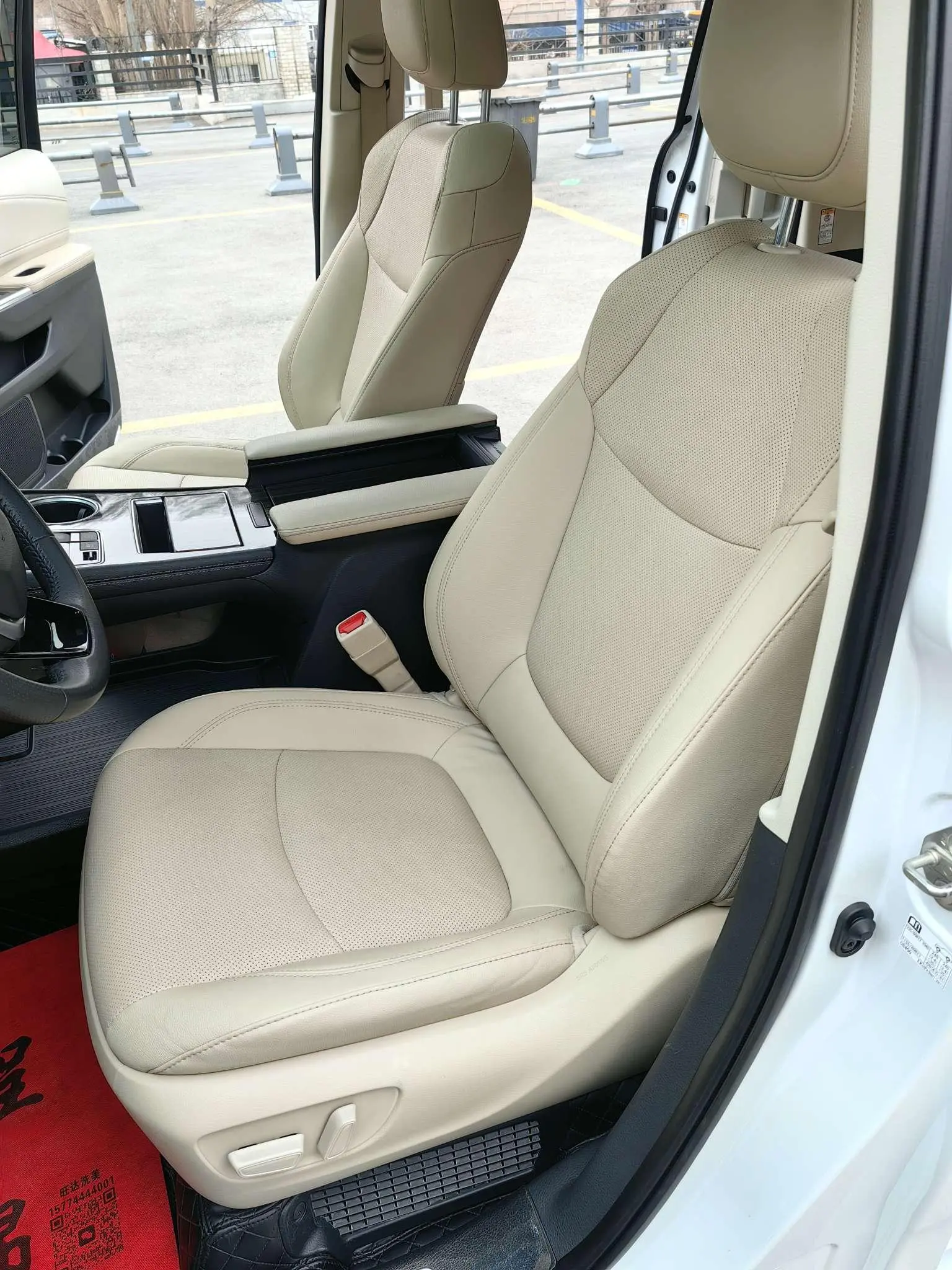 TOYOTA Saina 2.5L Hybrid Premium Edition