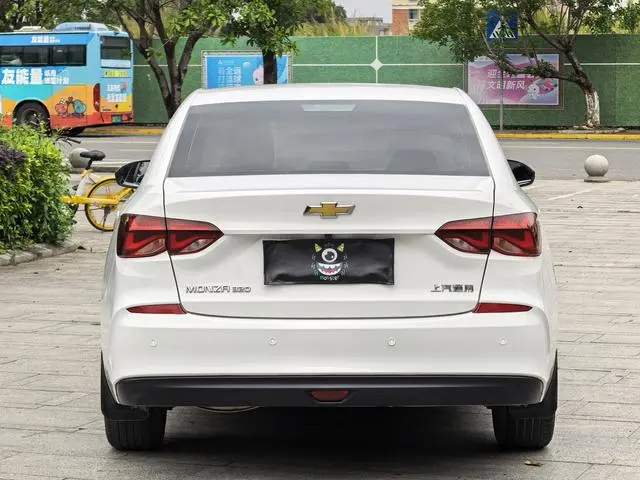 Chevrolet Cruze 320 automatic Enjoy Skylight version