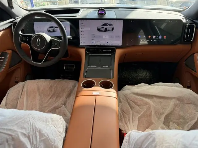 AITO Ask the world M8 Pure electric Max+ six-seater four-wheel drive version