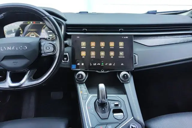 LYNK & CO Lynk 05 2.0TD two-wheel drive Halo