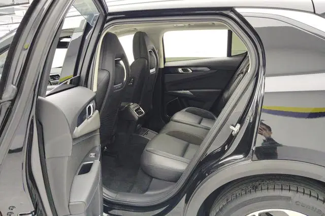 LYNK & CO Lynk &Co. 01 EM-P 1.5T Jin Pro Country VI