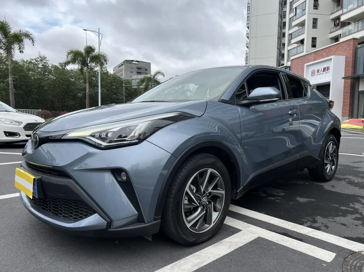 TOYOTA Toyota C-HR 2.0L Deluxe Edition