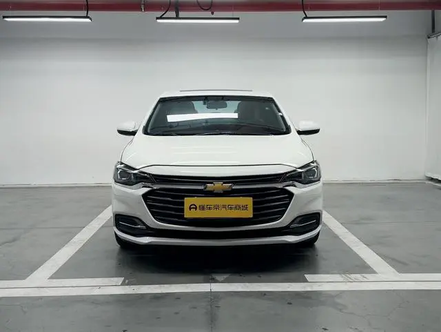 Chevrolet Cruze 320 automatic Enjoy Skylight version