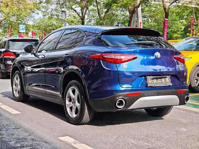 Alfa Romeo Stelvio 2.0T 200HP Elite Edition