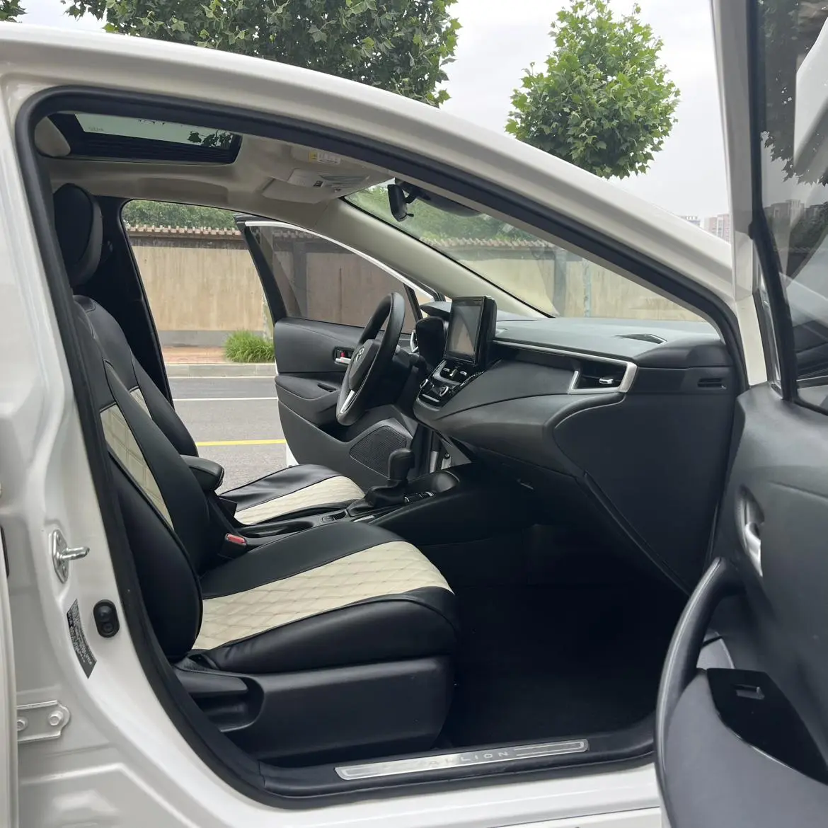 TOYOTA Asian lion 2.0L Deluxe Edition
