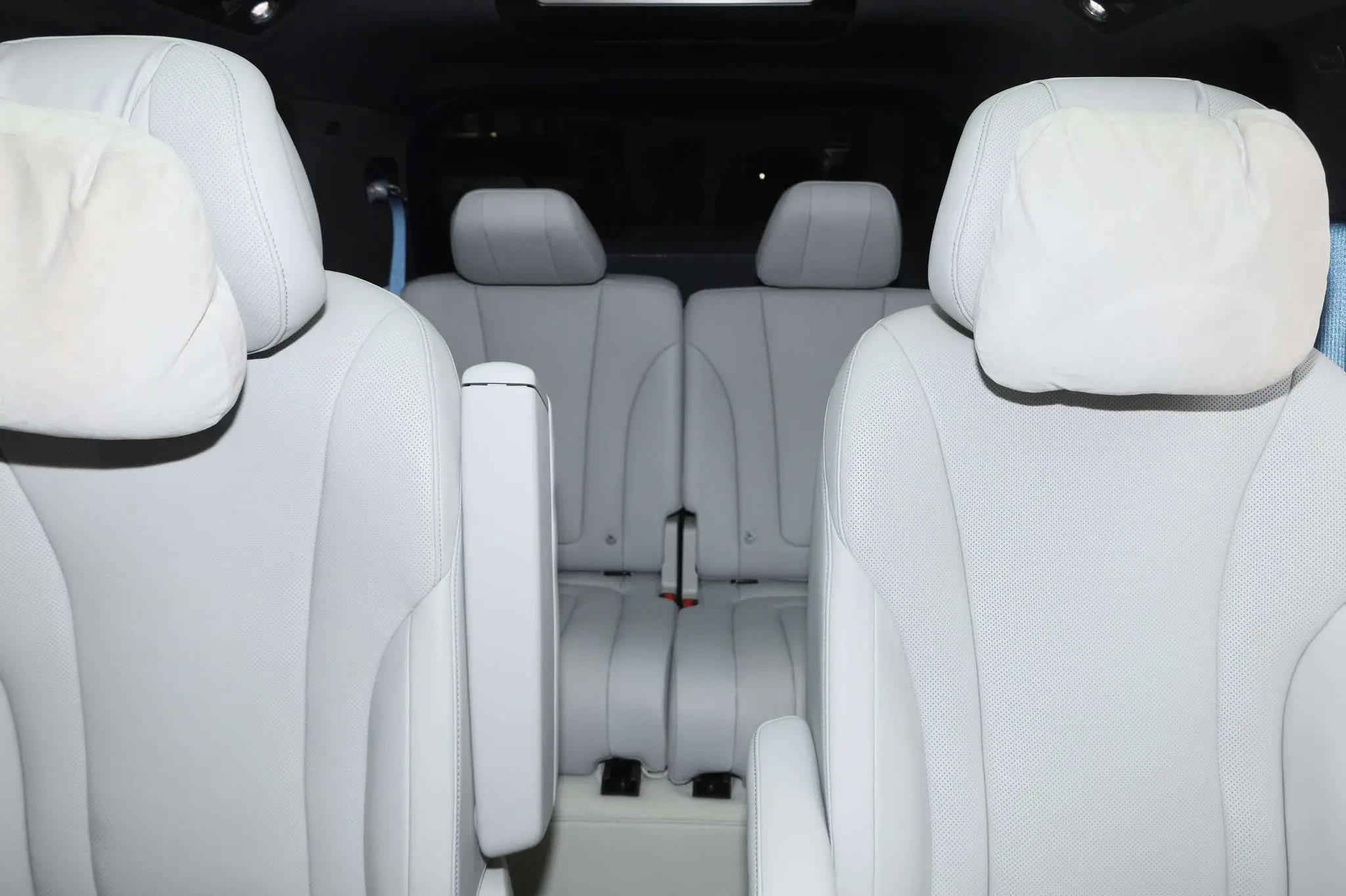 AITO Ask the world M9 Extended range Ultra six-seater version