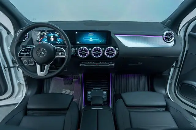 Mercedes-Benz Mercedes-Benz GLA GLA 220