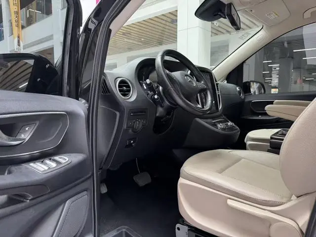 Mercedes-Benz Vito 2.0T Business Edition 7-seater Country V