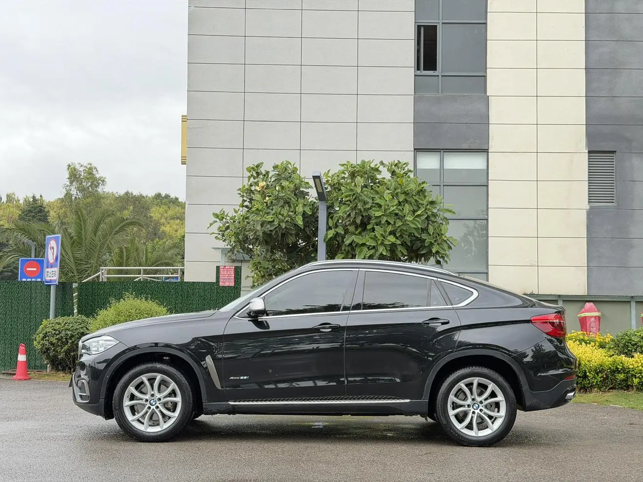BMW BMW X6 xDrive28i