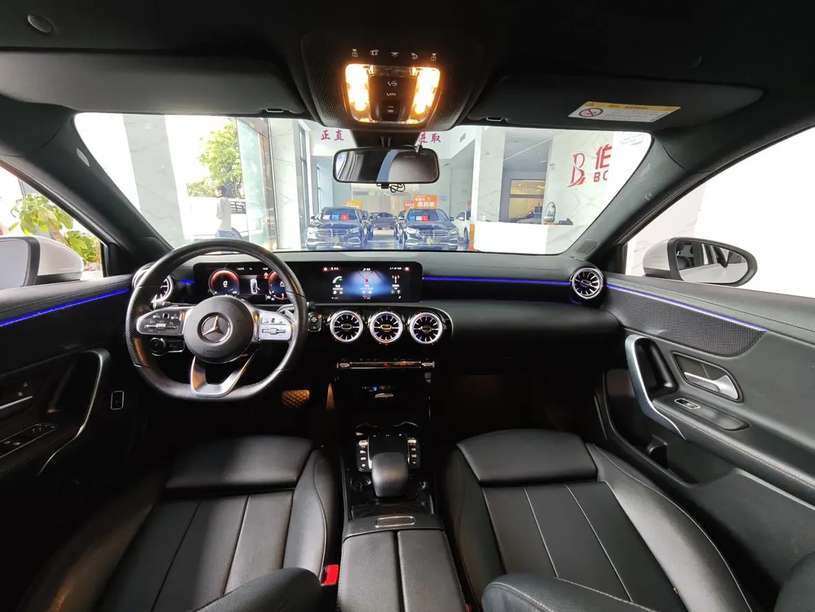 Mercedes-Benz Mercedes-Benz A-class Second facelift A 200 L sports sedan fashion version