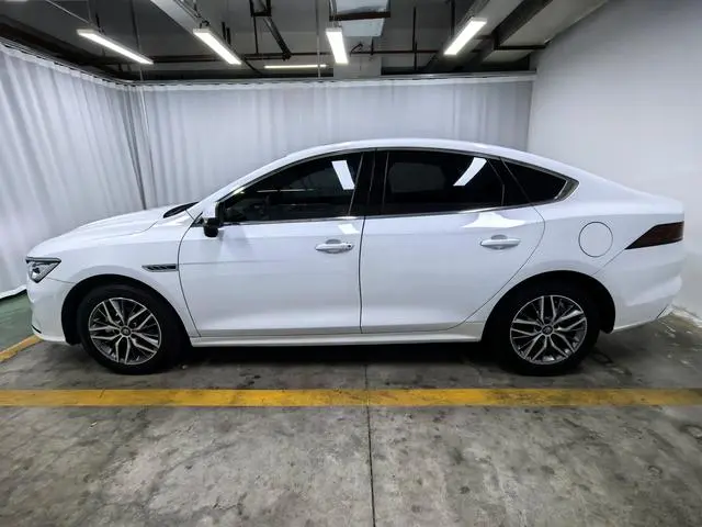 BYD Qin PLUS DM DM-i Champion Edition 120KM Transcendent Type