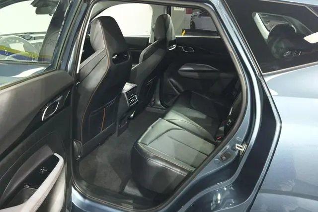 Changan Auchan Changan Auchan Z6 Blue Whale 1.5T DCT Smart Collar City Edition