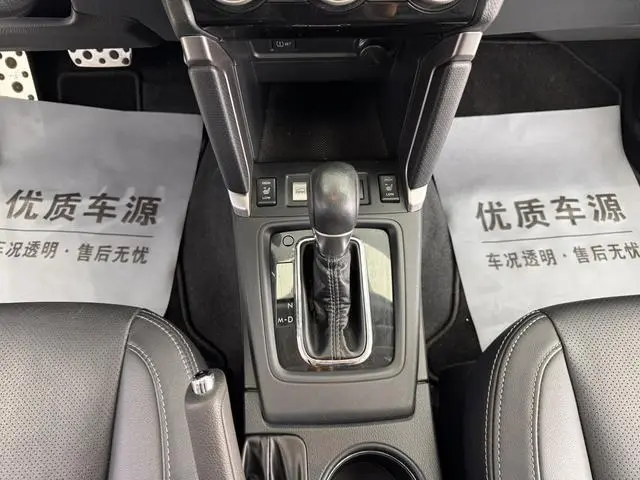 Subaru FORESTER Forester 2.0i Fashion Navigation Version