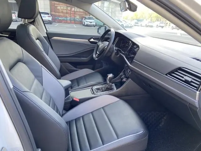 Volkswagen Sagitar 280TSI DSG Flying Edition