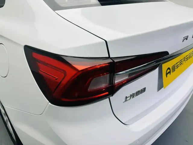 Roewe Roewe i5 1.5L manual 4G Interconnection Linghao Edition Country VI