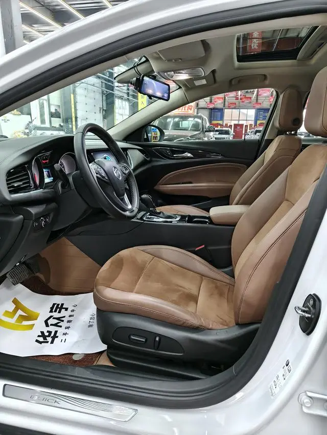 Buick Regal 20T Elite Country VI