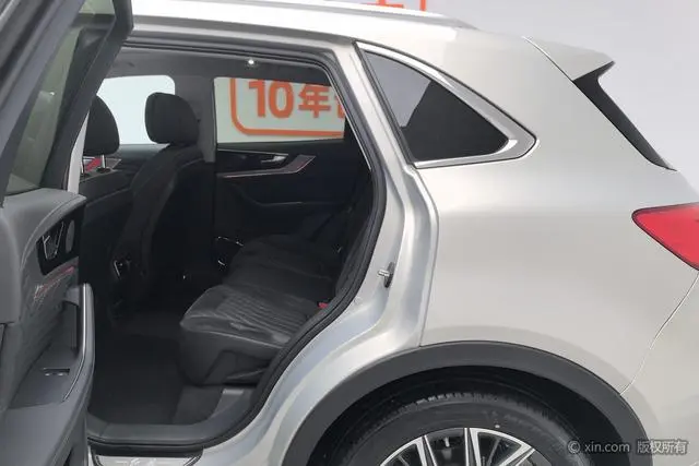 Hongqi Hongqi HS5 Facelift 2.0T Zhilian flag enjoy four-wheel drive version