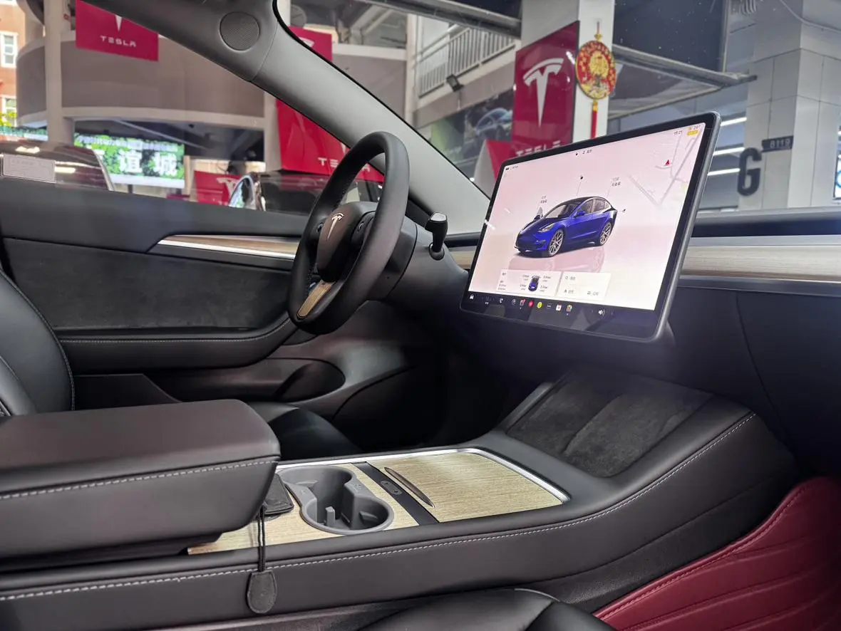 Tesla Model 3 Rear-wheel drive version
