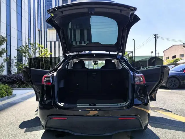 Tesla Model Y Standard battery life, rear-wheel drive version