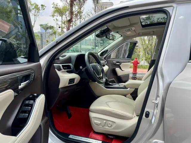 TOYOTA Highlander Dual-engine 2.5L four-wheel drive Extreme edition 7-seater