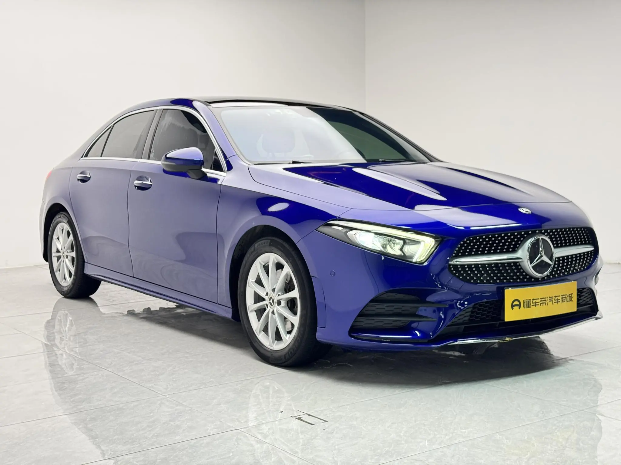 Mercedes-Benz Mercedes-Benz A-class A 200 L sports sedan