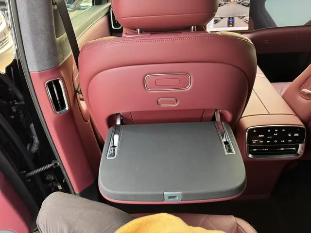 AITO Ask the world M8 Extended range Ultra six-seater version