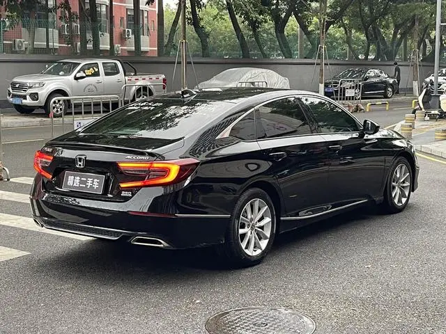 Honda Accord 260TURBO Deluxe Edition