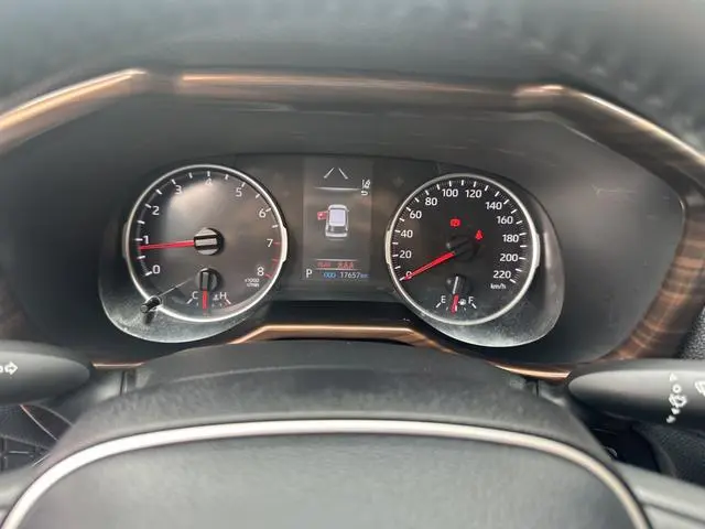 TOYOTA Wilanda 2.0L two-wheel drive luxury PLUS edition
