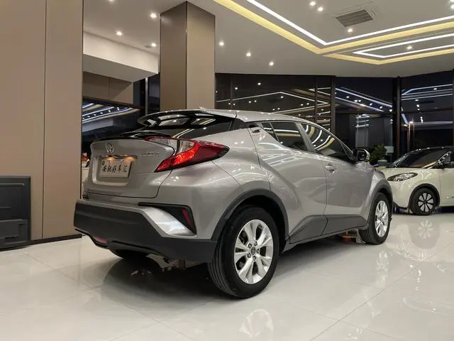 TOYOTA IZOA 2.0L Yixiang Edition