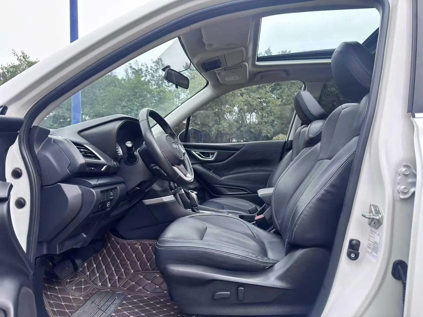 Subaru FORESTER Forester 2.0i Deluxe Edition