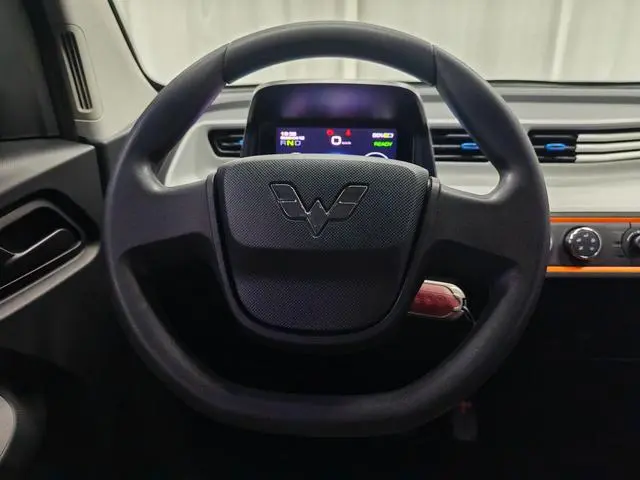 Wuling Wuling Hongguang MINIEV Free lithium iron phosphate