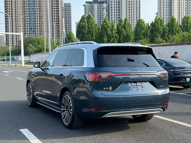AITO Ask the world M9 Extended range Ultra six-seater version